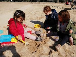 sortie-ptitnid-saint-mande photo enfants bac à sable